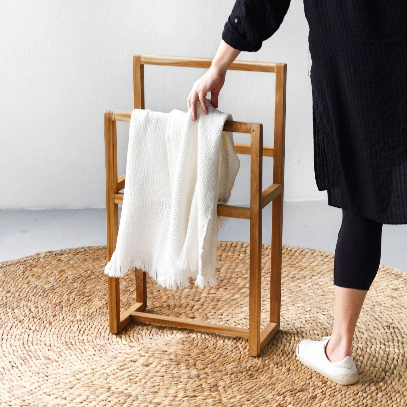 Amalfi Towel Rack - Image 3