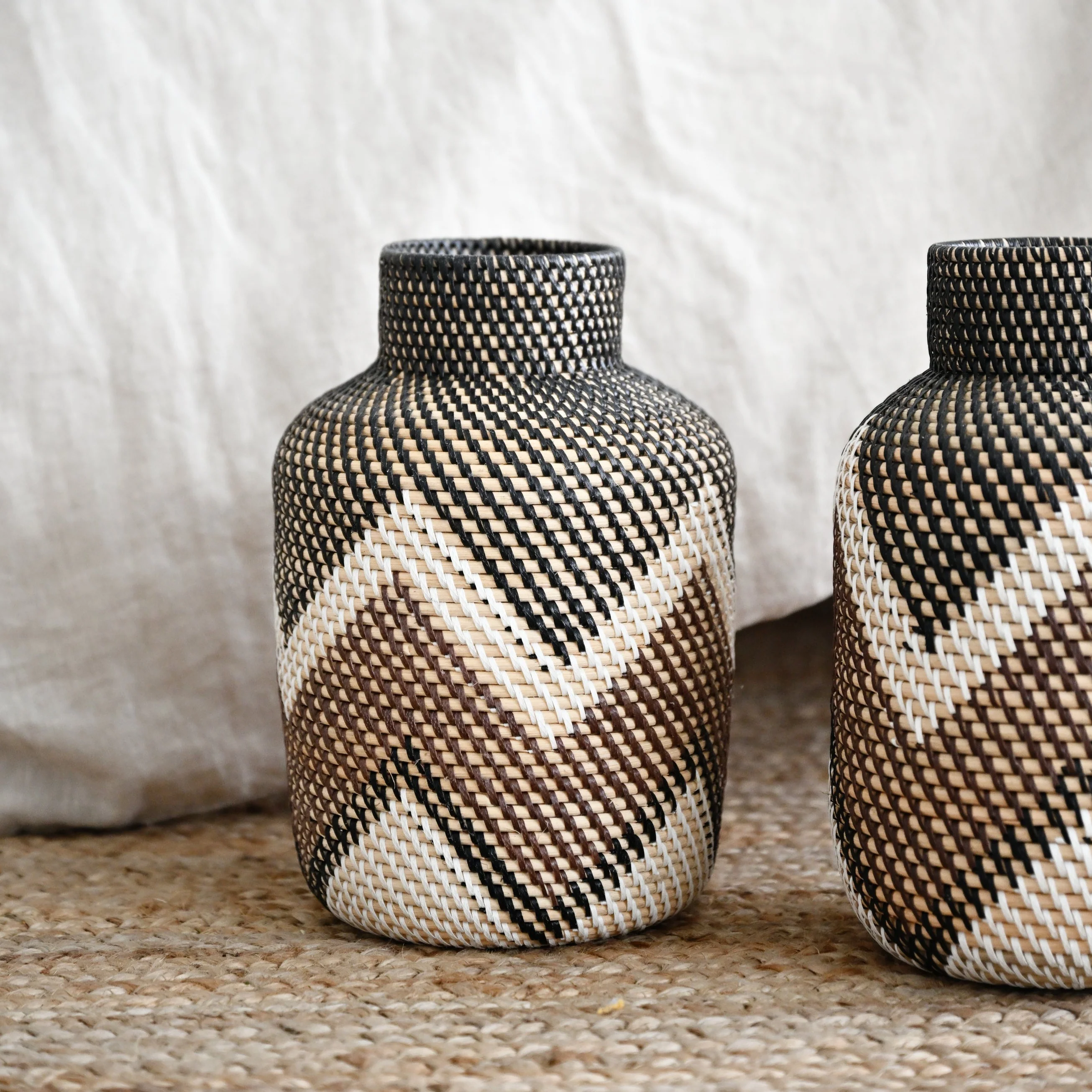 Aztec Rattan Vase - Image 4