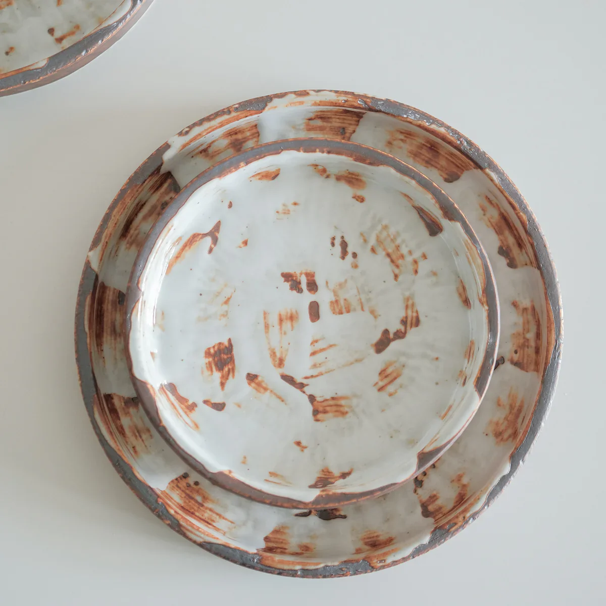 Brushed Sienna Raised Edge Dinner Plate - Image 3