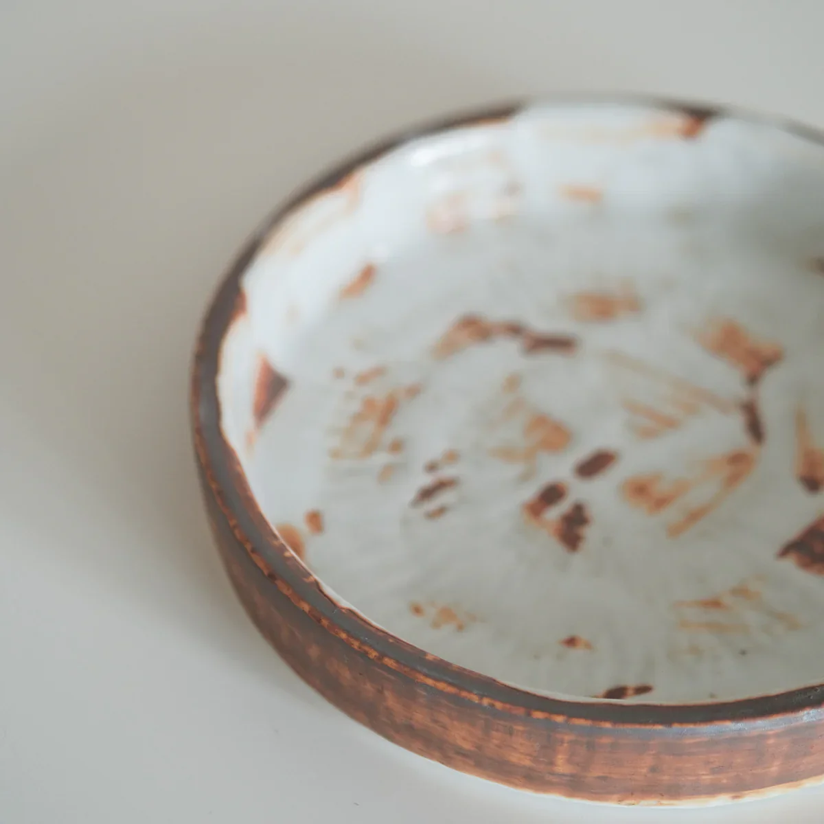 Brushed Sienna Raised Edge Side Plate - Image 4