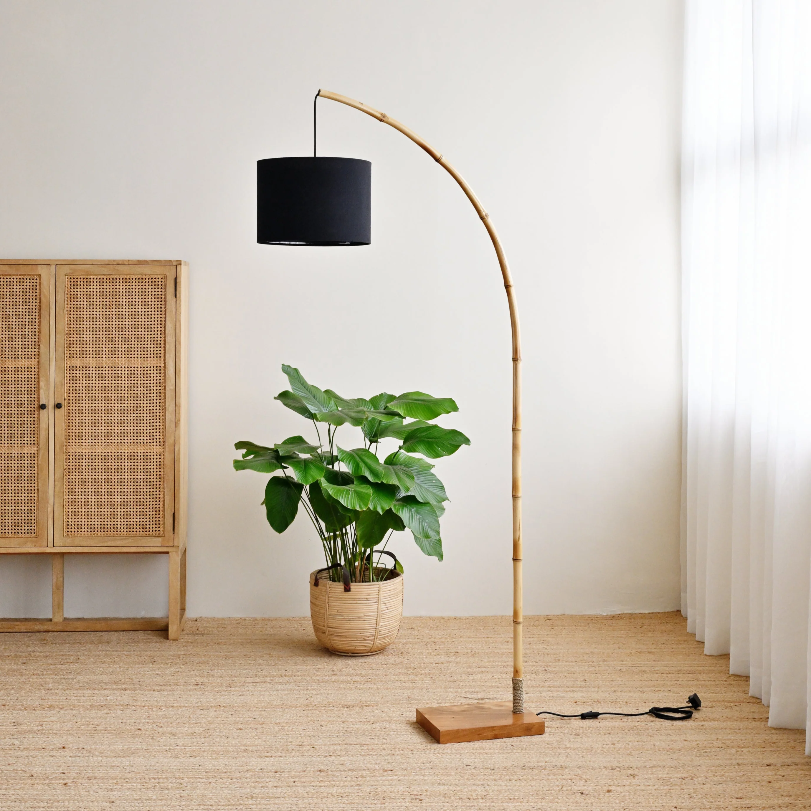 Bungalow Standing Lamp - Image 3