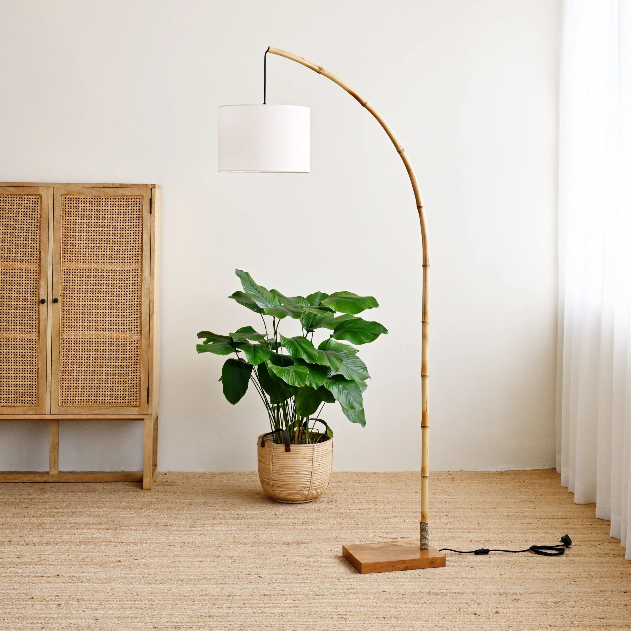 Bungalow Standing Lamp - Image 4