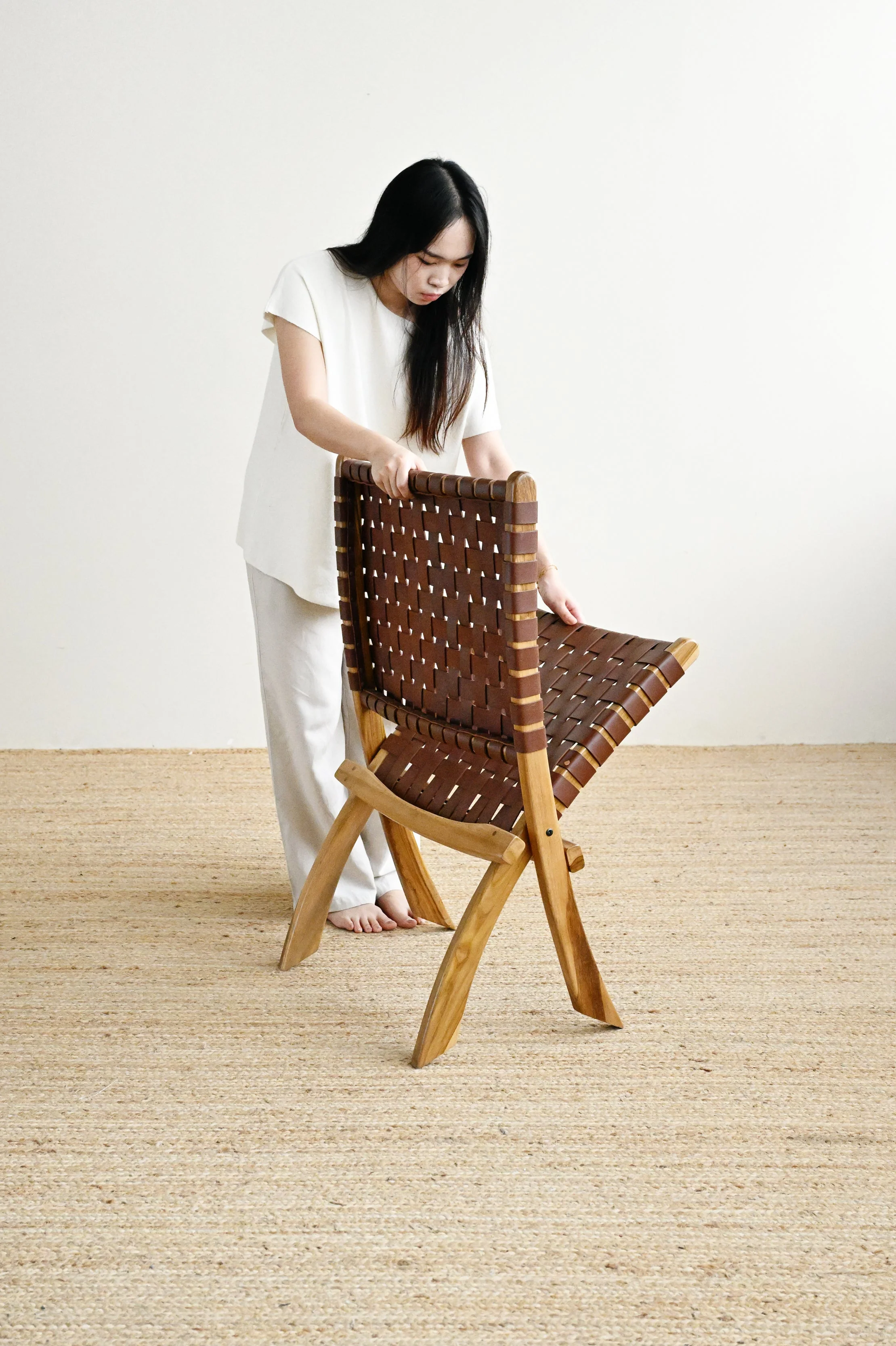 Catania Leather Folding Chair - Cognac - Image 4