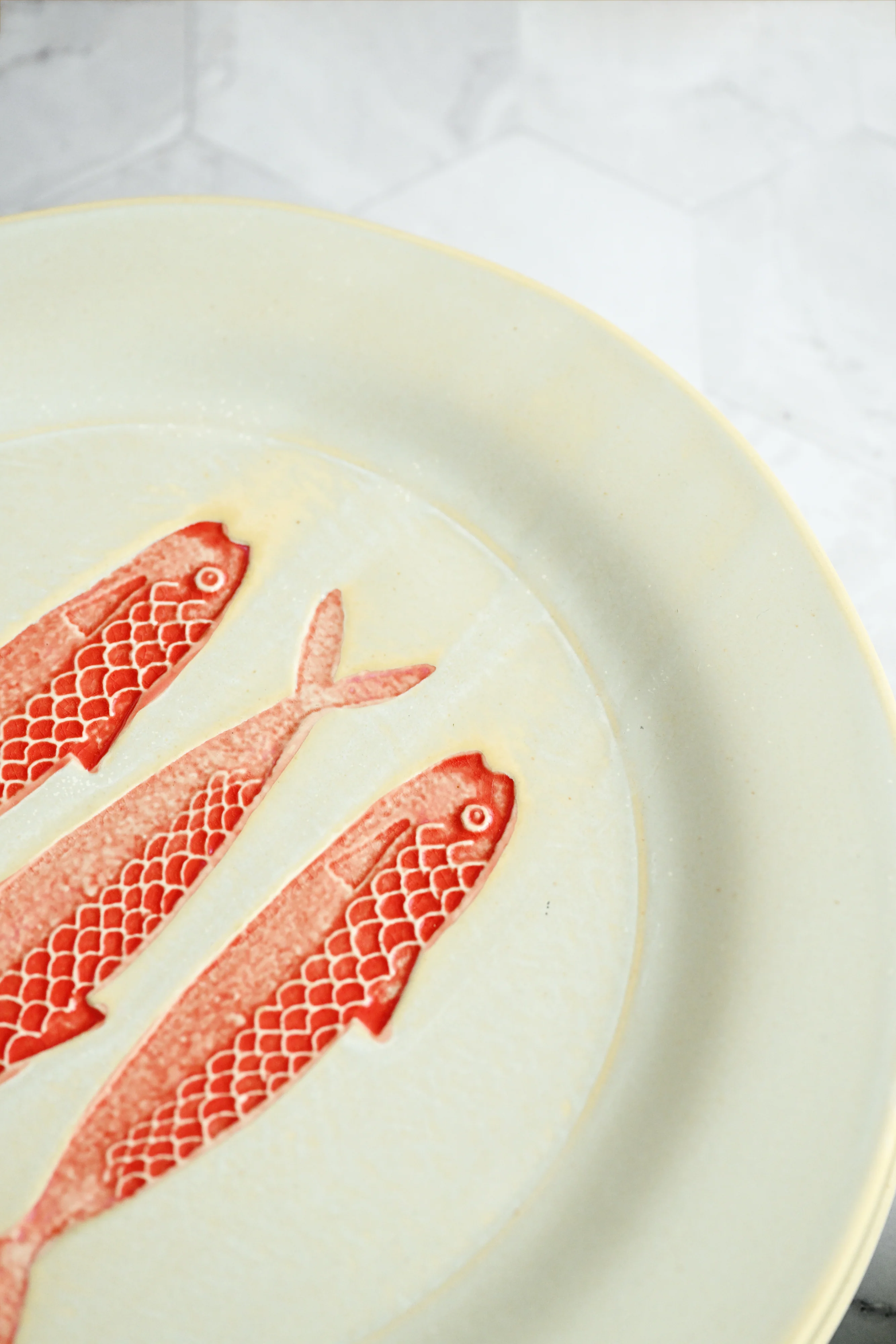 Hadden Dinner Plate Red Set of 4 - Fish - Image 5