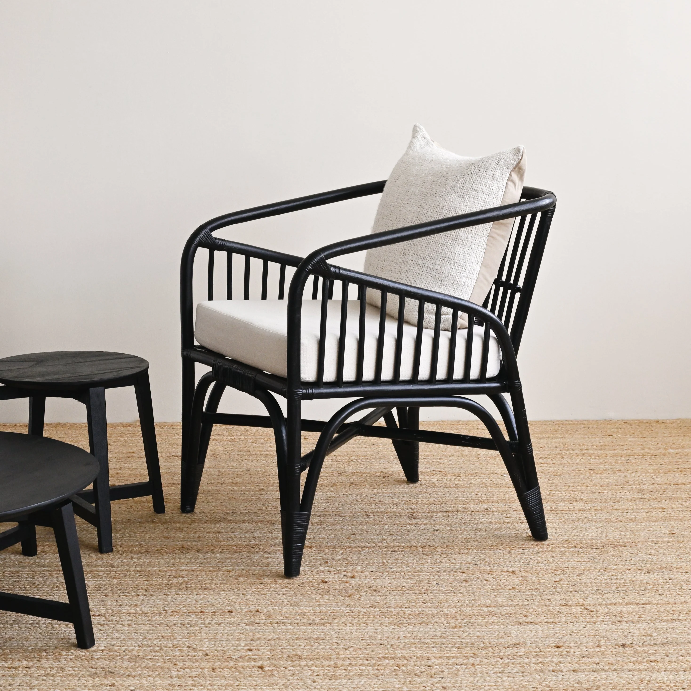 Insel Rattan Arm Chair - Black - Image 2