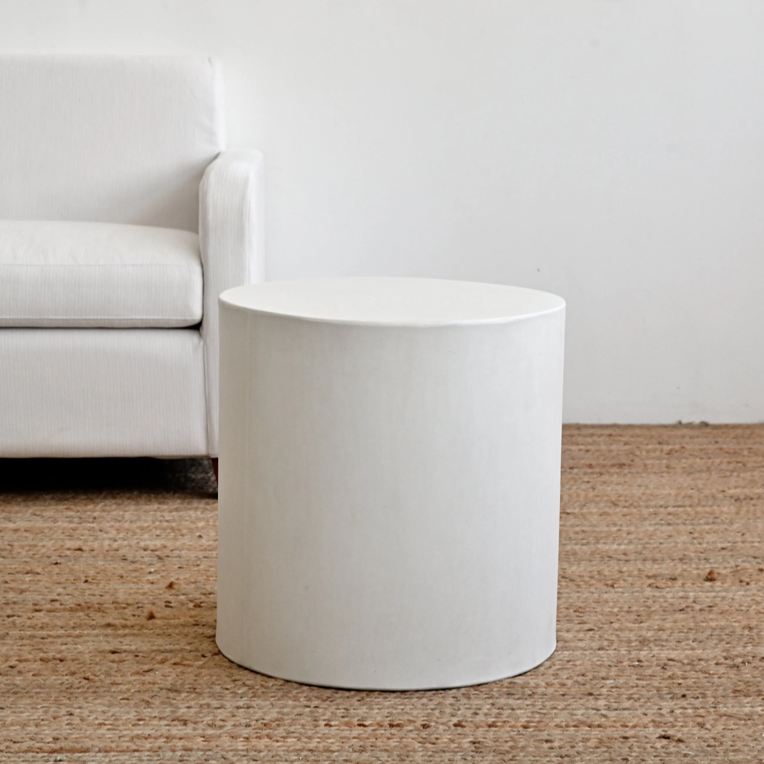 Ito Concrete Side Table - White - Image 8