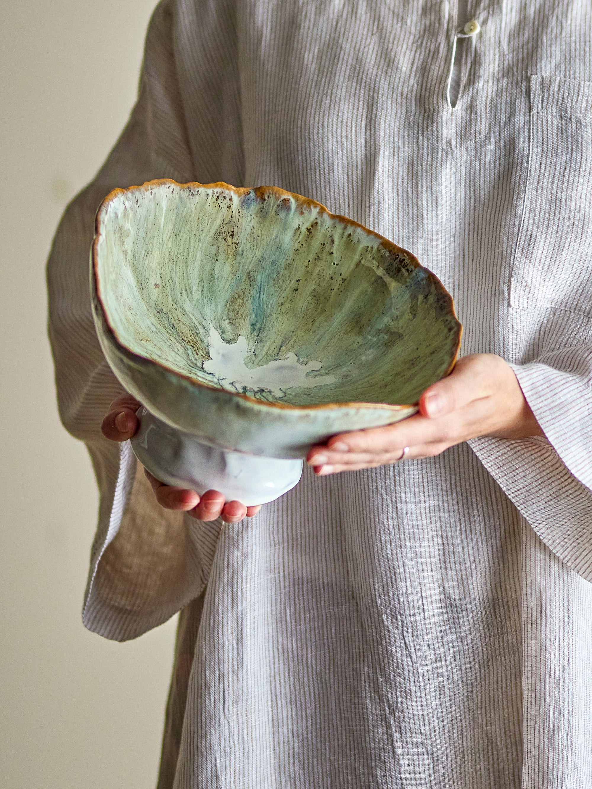 Joby Serving Pedestal Bowl - Image 5