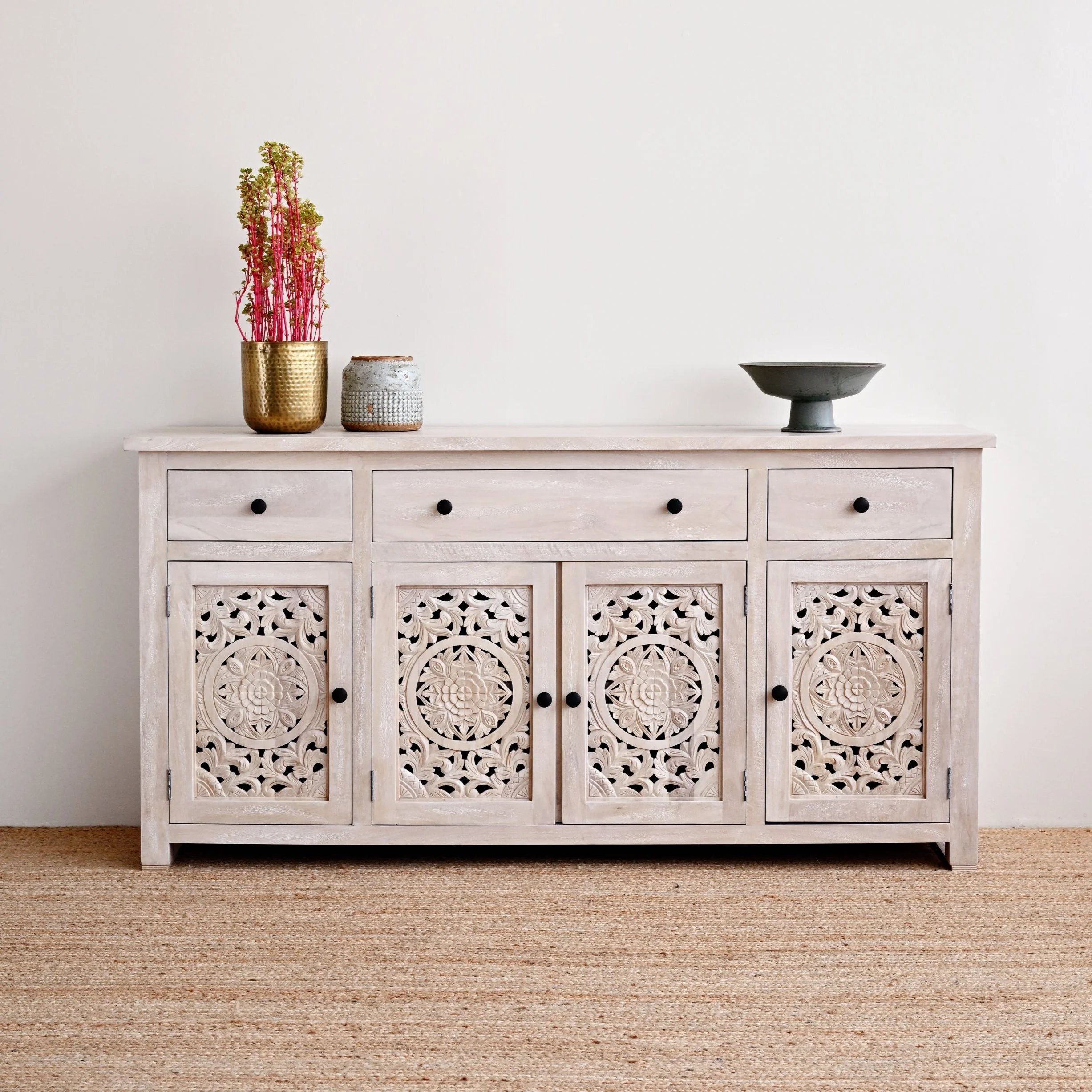 Kuno 4 Door Cabinet - Image 3