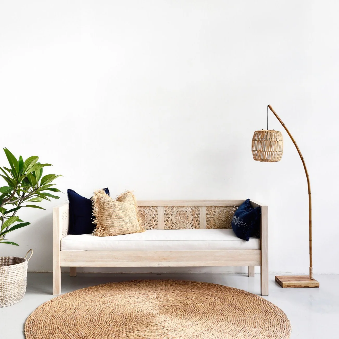 Kuno Carved Daybed - Image 4