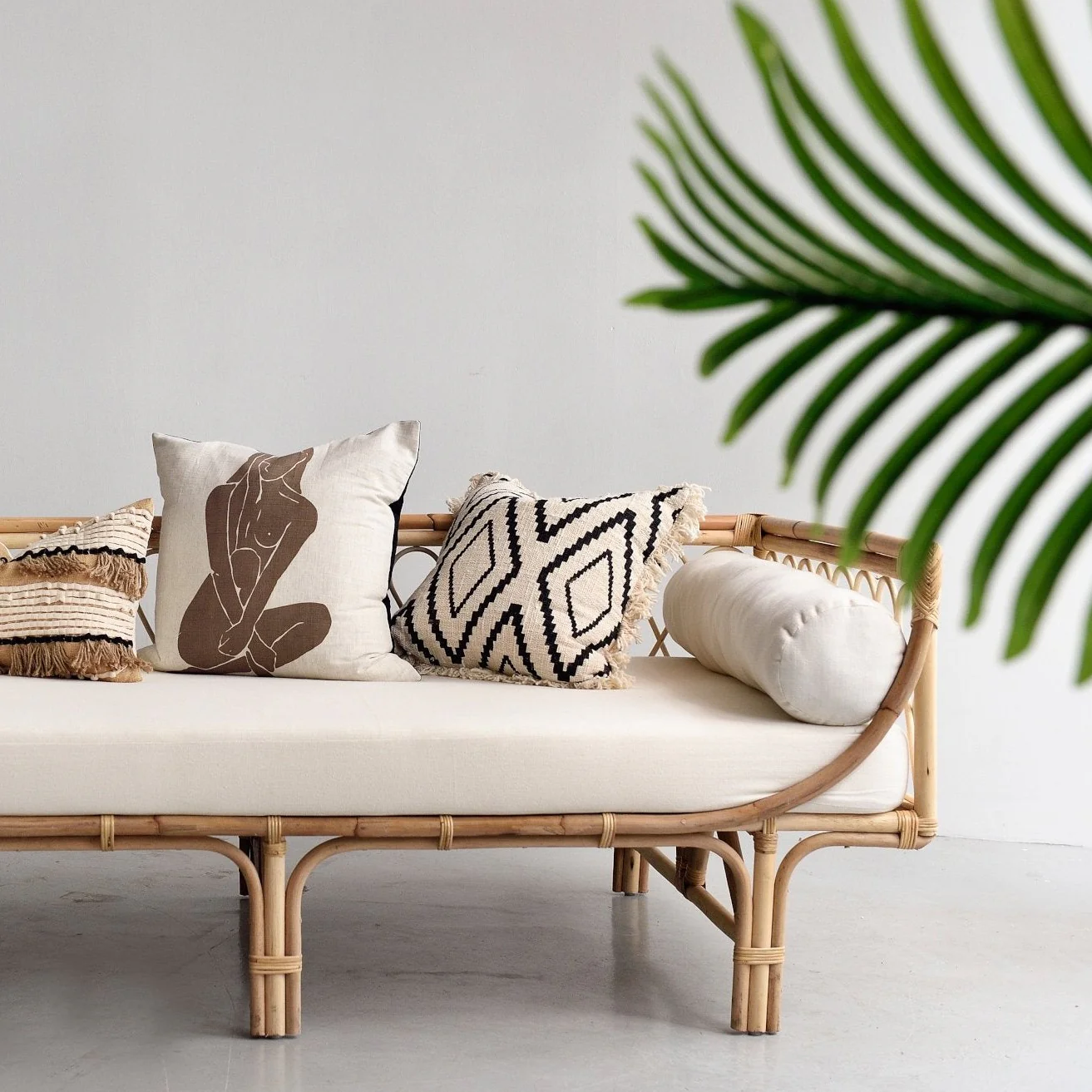 Large Aliki Daybed - Image 10