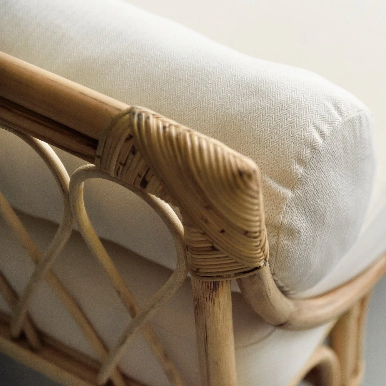 Large Aliki Daybed - Image 14