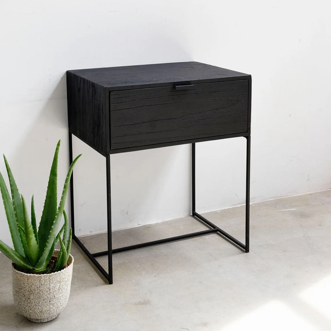 Lola Side Table - Black - Image 4