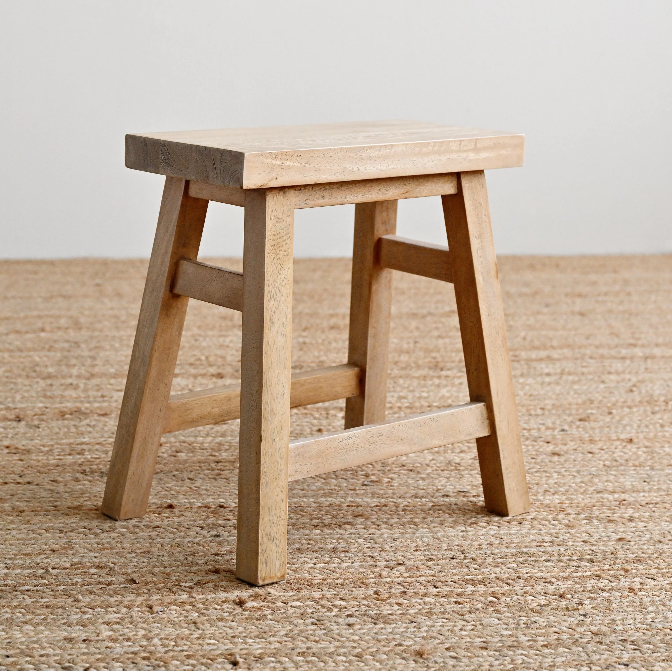 Lowanu Stool - Image 10