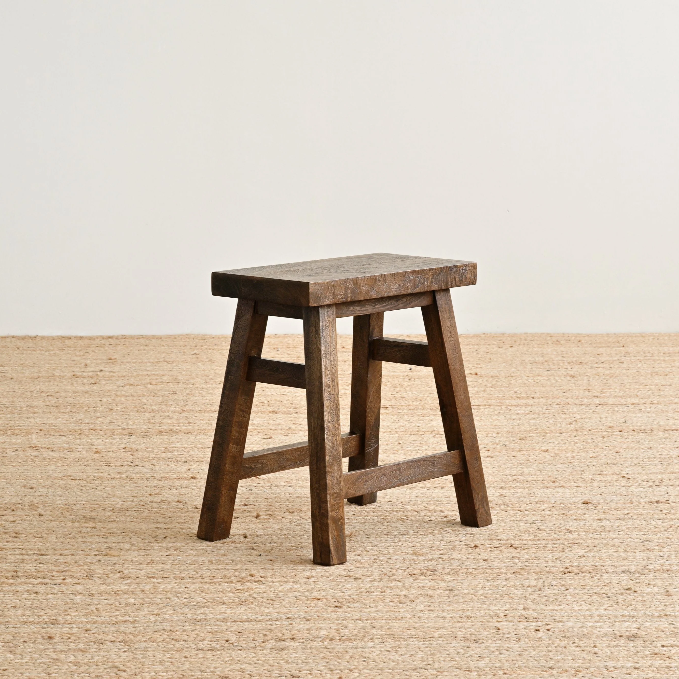Lowanu Stool - Image 9