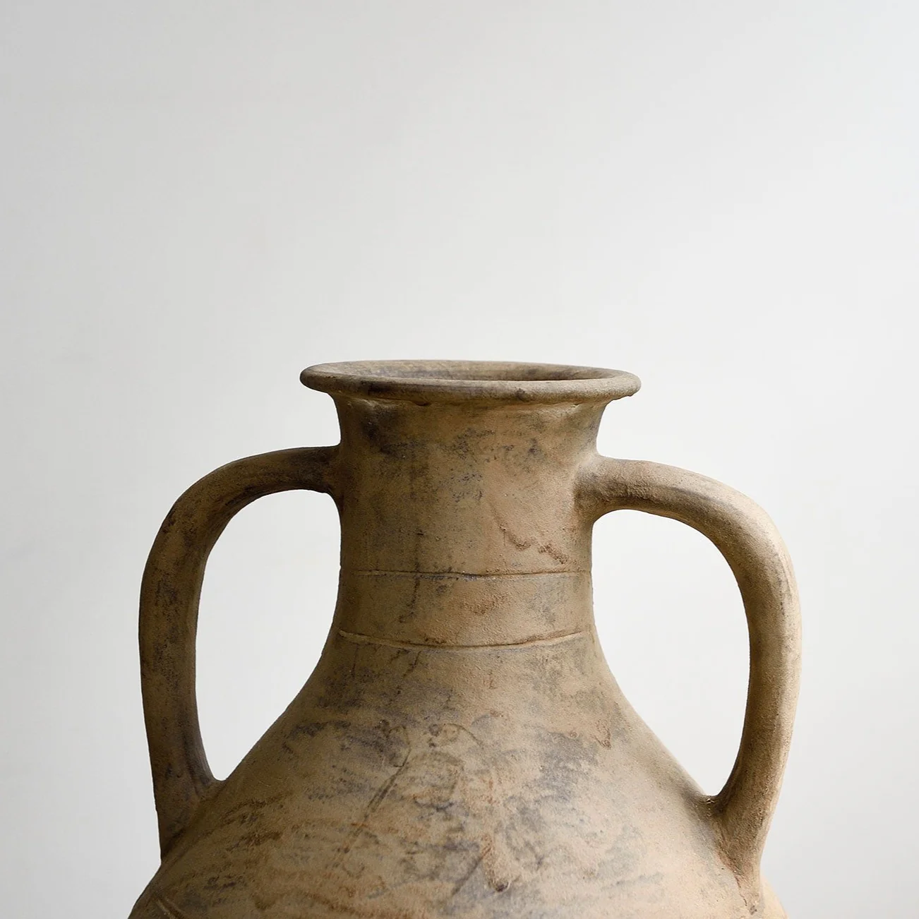 Natural Amphora Vase - Image 4