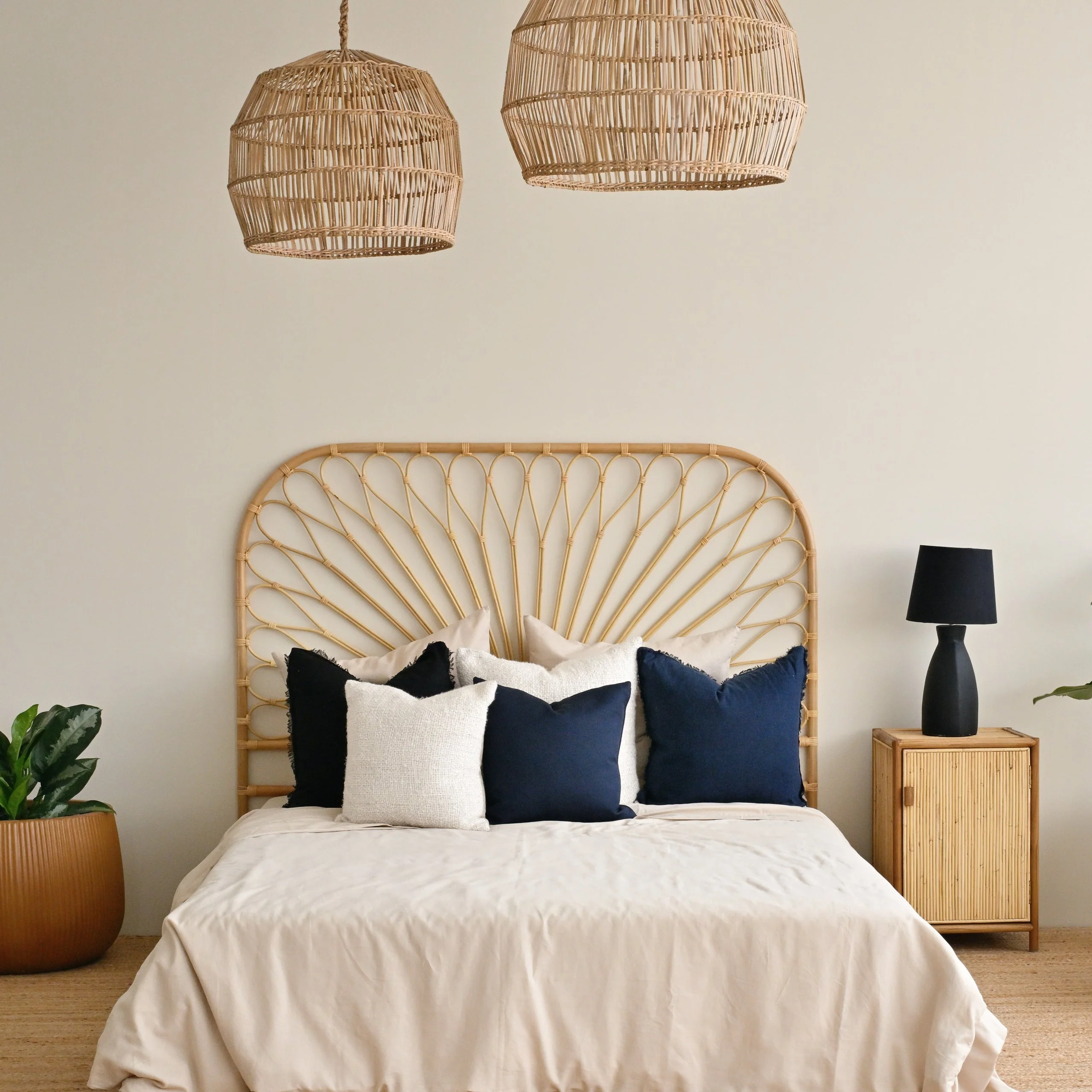 Navy Blue Freya Linen Square Cushion Cover - 55cm x 55cm - Image 5