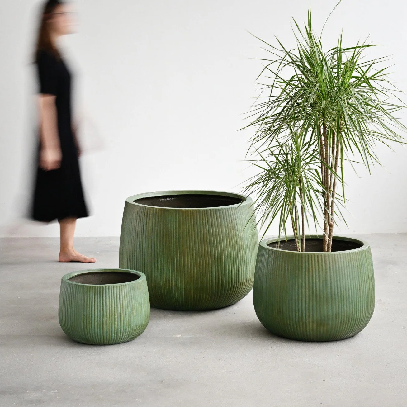 Nerja Concrete Pot - Copper Green - Image 8
