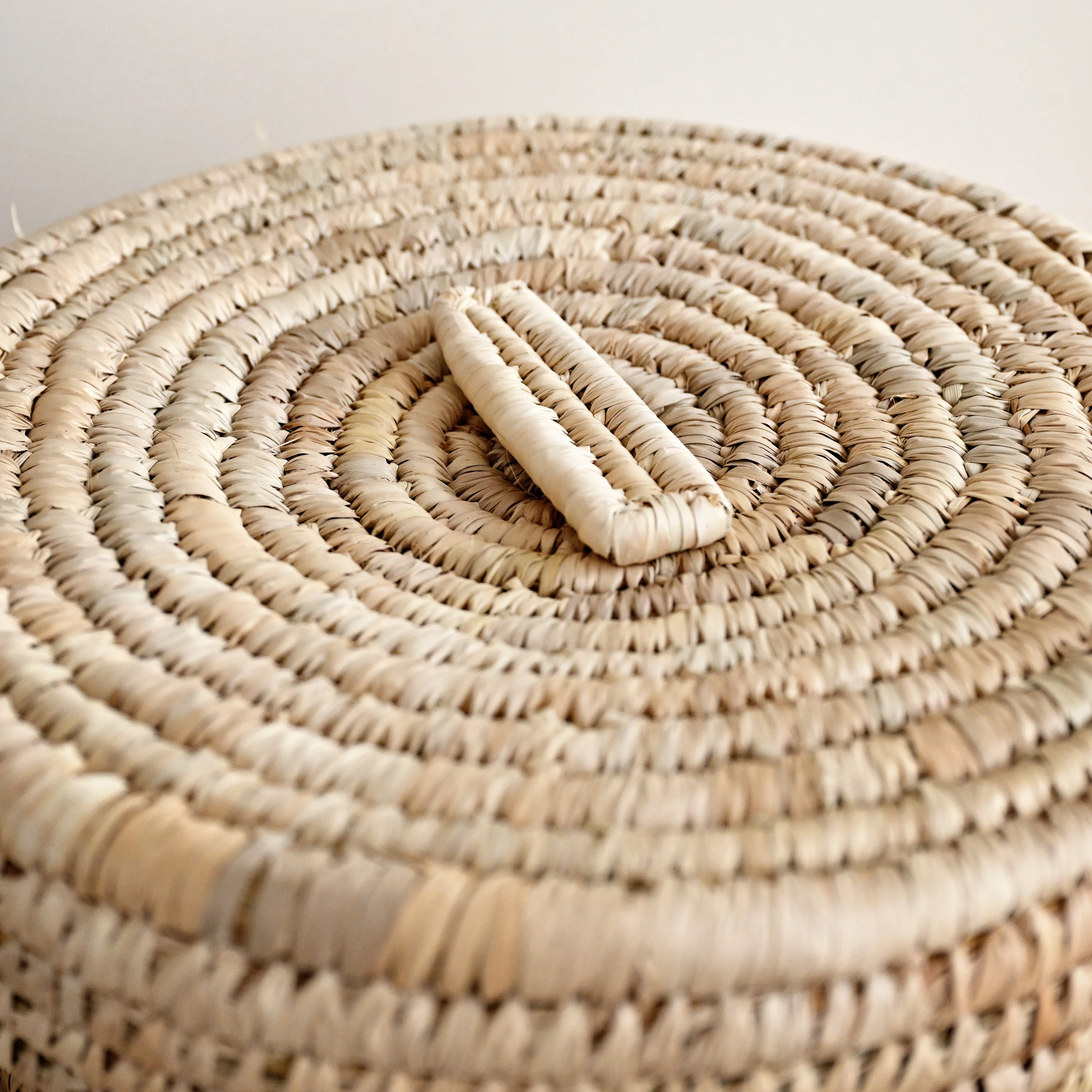 Palm Cove Laundry Basket with Lid - Image 6