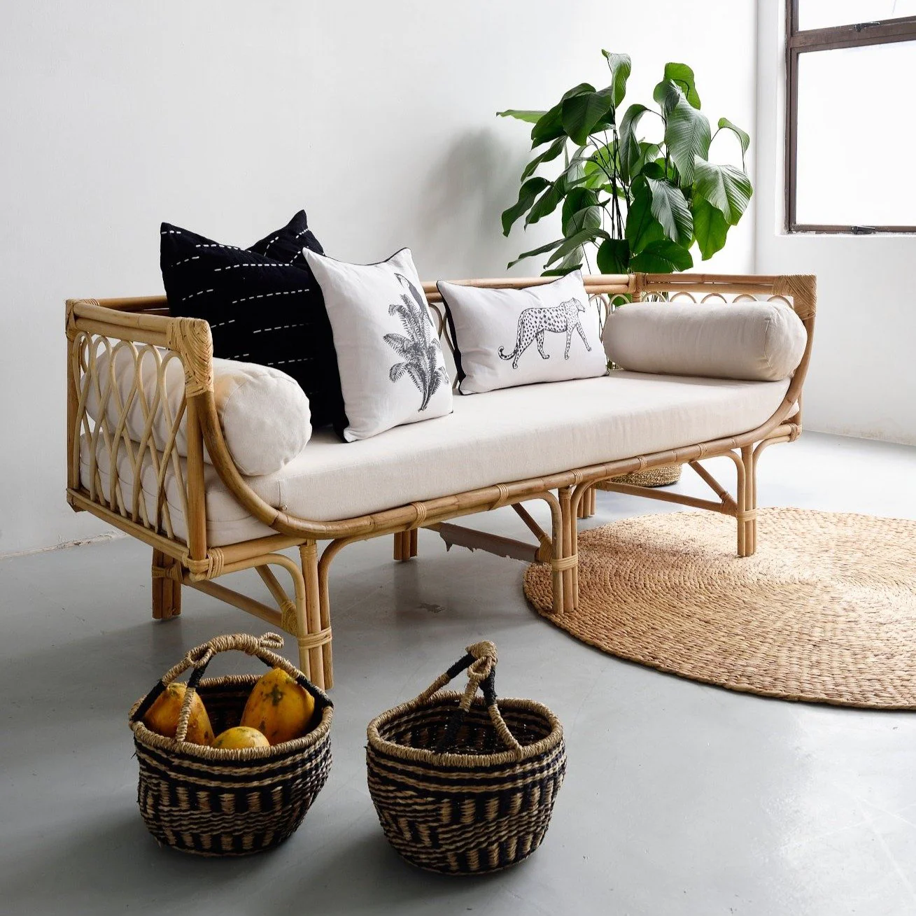 Small Aliki Daybed - Image 4