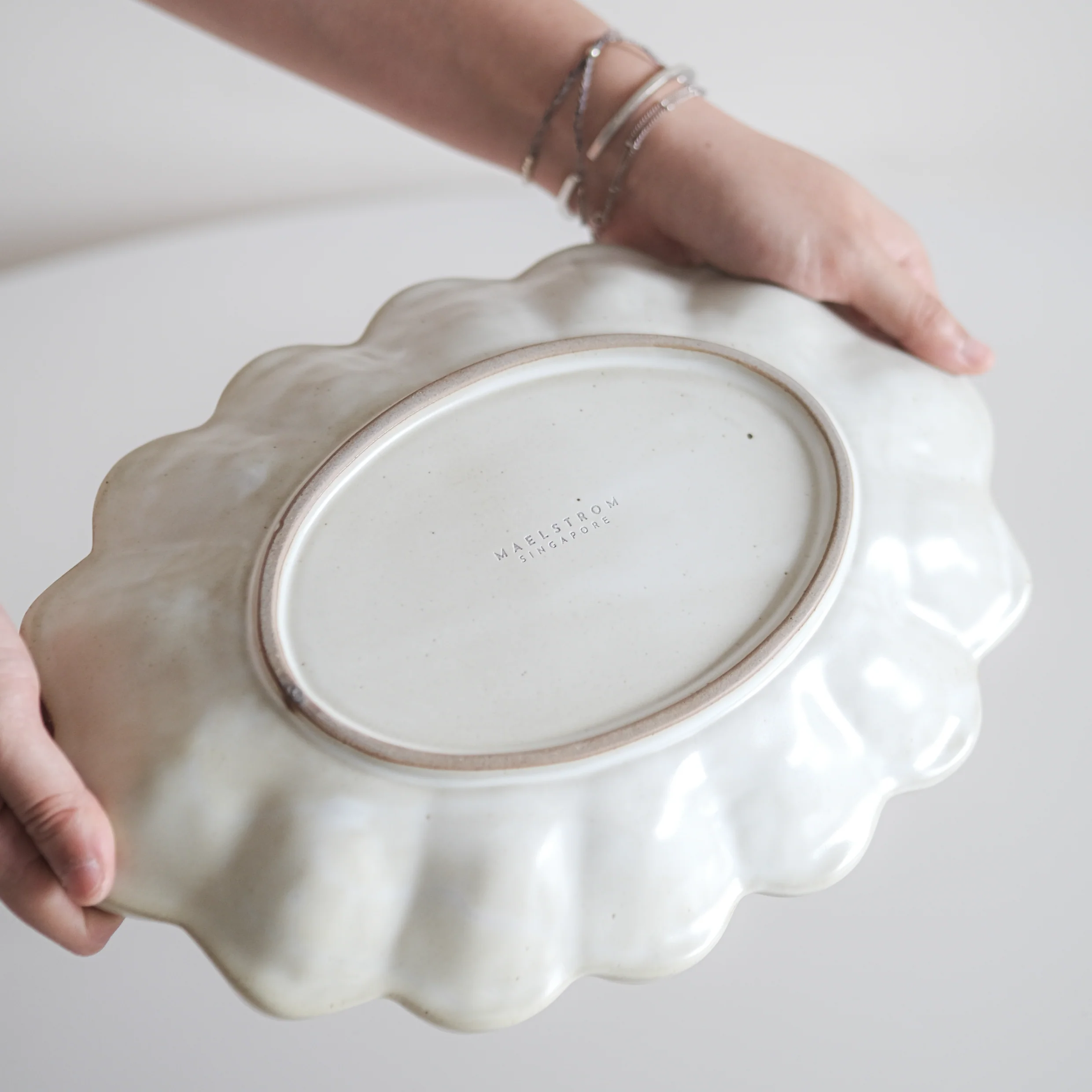 Speckled White Large Scallop Platter - Image 2