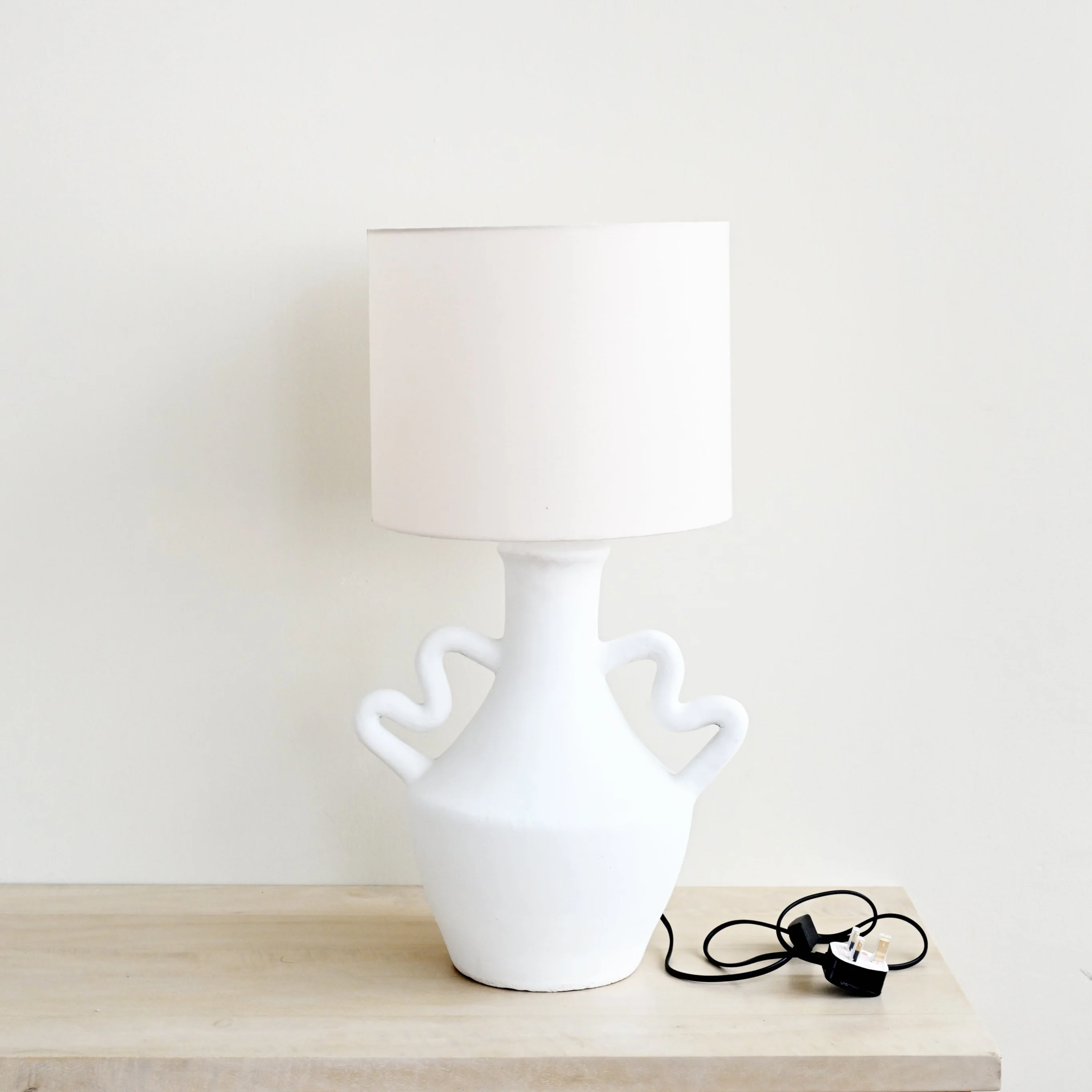 Terracotta Table Lamp with Handles - Image 2