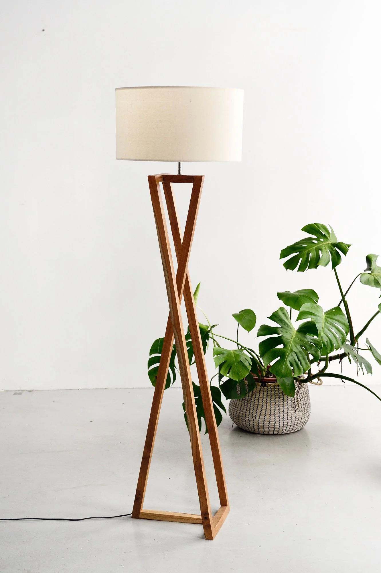 Tripod Standing Lamp - Image 8