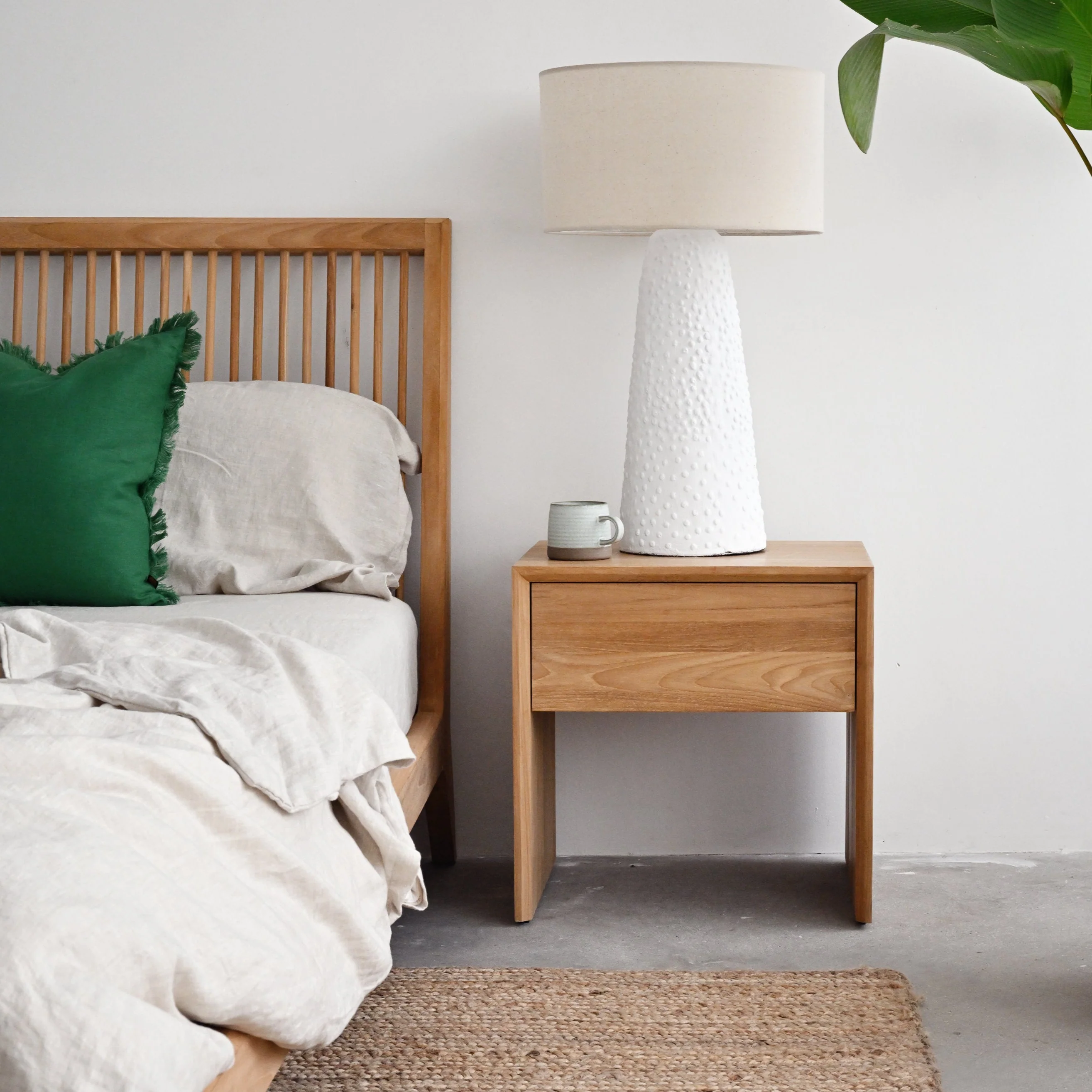 White Pottery Lamp - Image 3
